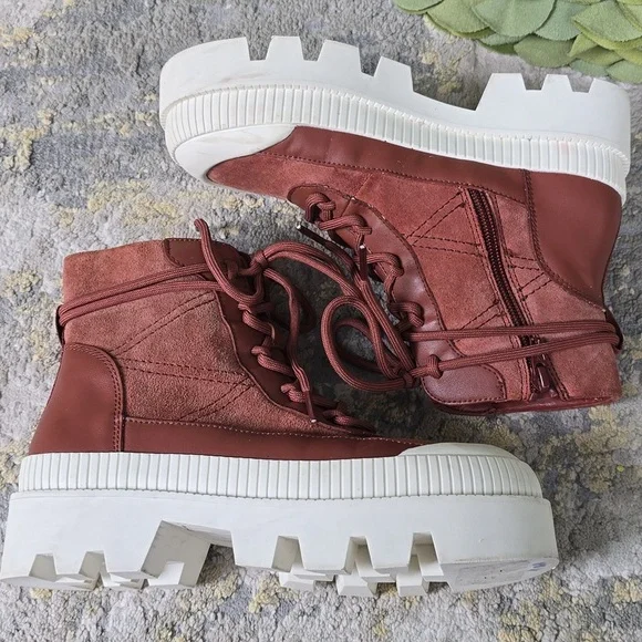 GIanni Bini Wander Lust Lug Sole Platform booties - Picture 15 of 15